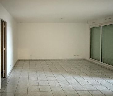 Location Appartement 5 pièces 108m² ST DENIS 97400 - Photo 1