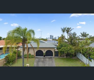 30 Firmin Court, Mermaid Waters, Qld 4218 - Photo 2