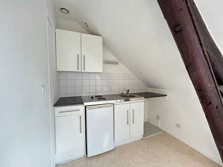 APPARTEMENT T2 29 M² - REIMS CLAIRMARAIS - Photo 2