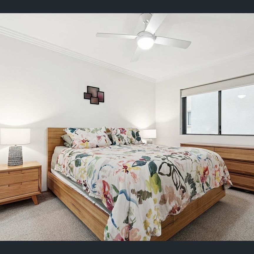 Stylish Apartment in Prime Lifestyle Location - Photo 1