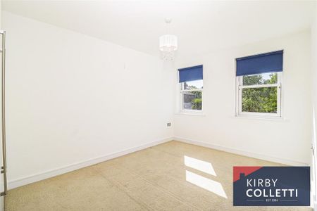 4 bedroom townhouse to rent - Photo 5