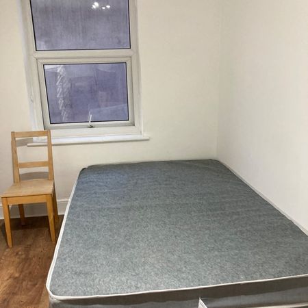 Room in a Shared House, Greenbank Ave West, BS5 - Photo 3