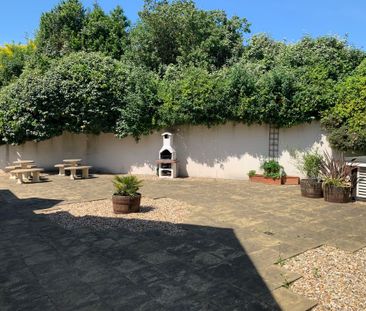 Birds Hill Road, Poole - Photo 5