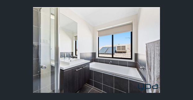 Charming Double-Story Home in Prime Family Location!! - Photo 1