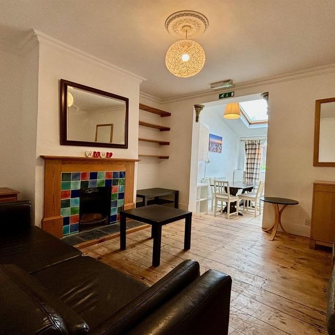 4 bedroom terraced house to rent - Photo 1