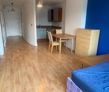 Studio to rent - Photo 6
