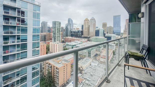 $500 Off October Rent | 2 Bed Furnished Condo With Views & Underground Parking. - Photo 1