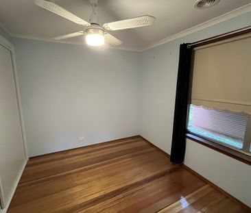CHARMING 3 BEDROOM HOME - Photo 4