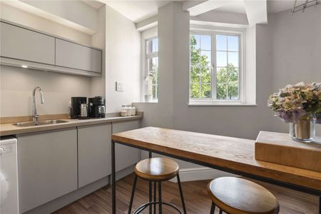 Spacious one bedroom flat on Ladbroke Square - Photo 5