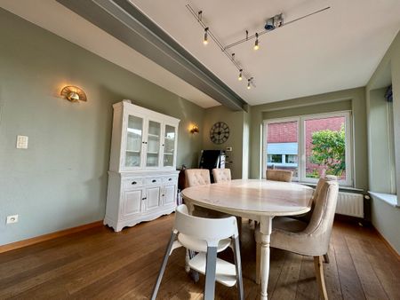 Charmante woning met 4 slaapkamers, 2 badkamers en tuin. - Photo 2