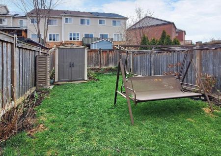 Condo Townhouse For Lease | N9255432 - Photo 2