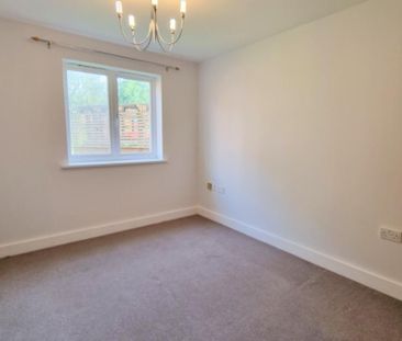 2 bedroom ground floor flat to rent - Photo 4