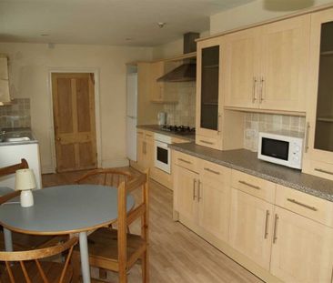 6 Bed - Trematon Terrace, Plymouth - Photo 4