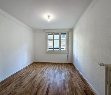 Bel appartement de 2.5 pièces proche du centre-ville entièrement ré... - Photo 6
