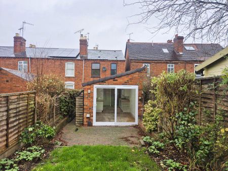 2 bedroom terraced house to rent - Photo 3