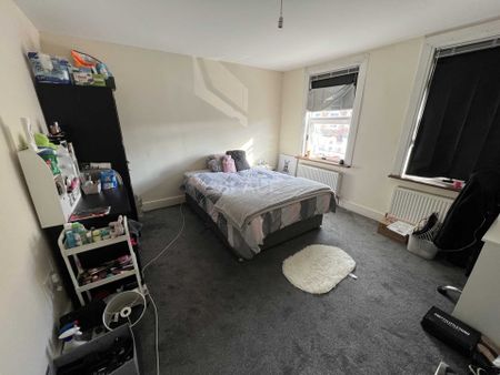 Price £3,300 pcm - Available 01/07/2026 - Furnished - Photo 3