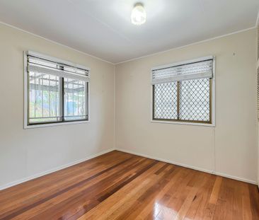 3 bedroom home with elevated outlook - Photo 6