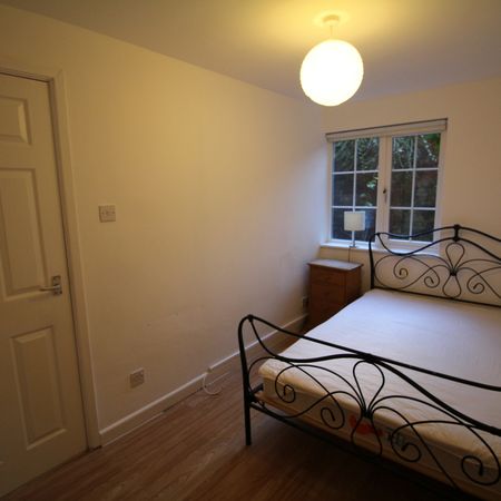 2 Bed Student Accommodation - Photo 3