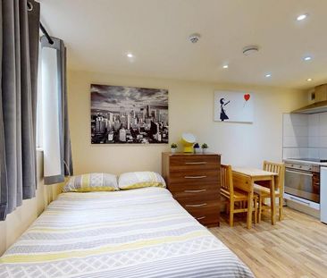 Studio to rent - Photo 2