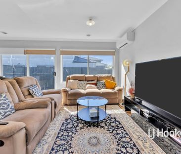 10 Leo Avenue, Tarneit VIC, Belconnen - Photo 2