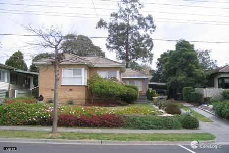 16 Creek Road, MITCHAM - Photo 2