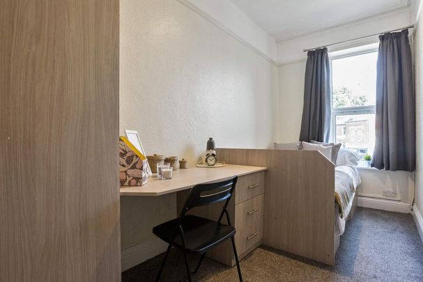 5 bedroom house to rent - Photo 1