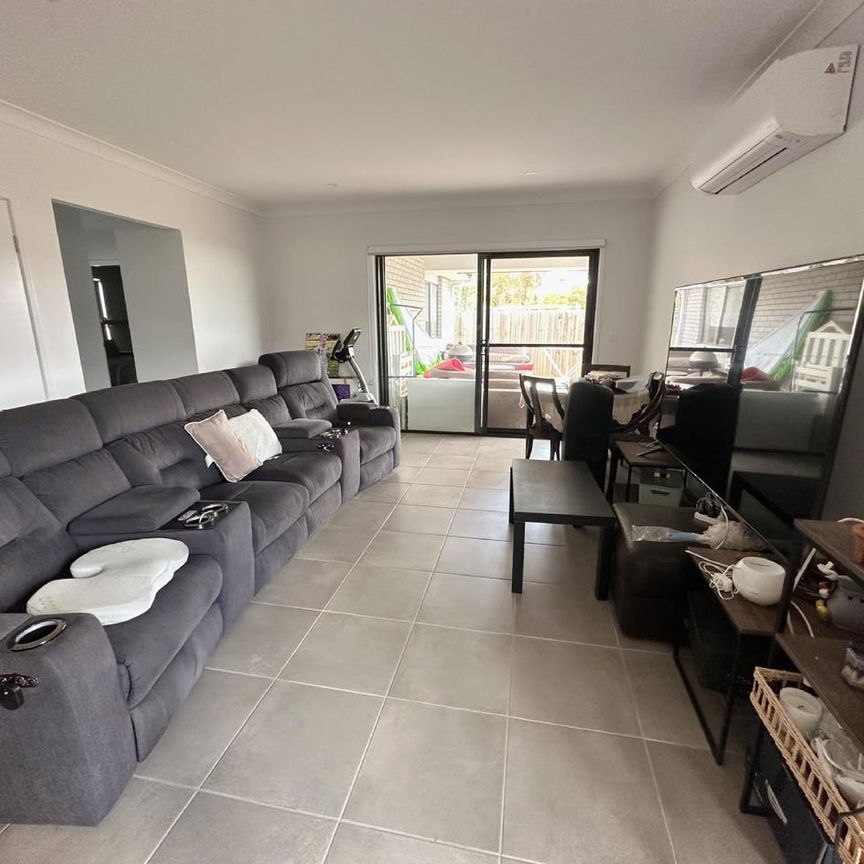 16 Victoria Court, Browns Plains QLD 4118 - Photo 1