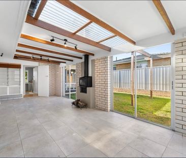 New Renovated 3 Beds 2bath lovely Home - Photo 6