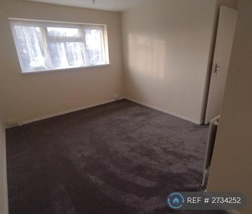 3 bedroom semi-detached house to rent - Photo 6