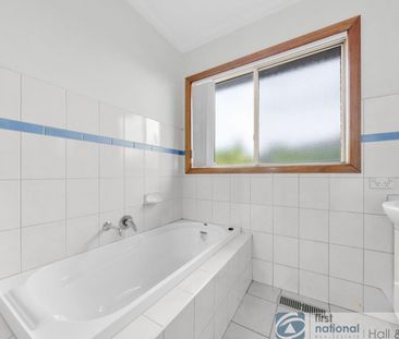 Comfort, Convenience & Contemporary Living - Photo 1