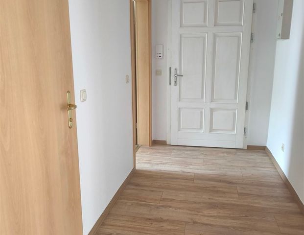 TOP SINGLEWOHNUNG! 2-Zimmer Wohnung mit Balkon, Bad m. Fenster u. Wanne - Photo 1