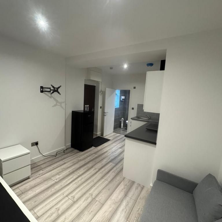 Studio to rent - Photo 1