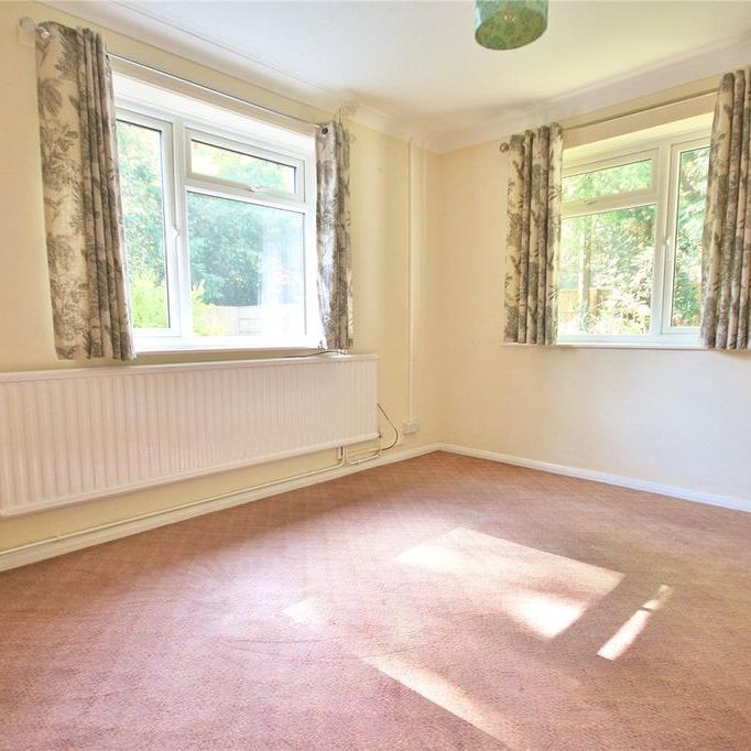 3 bedroom bungalow to rent - Photo 1