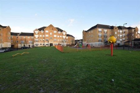 Scott Road, Edgware, HA8 - Photo 2