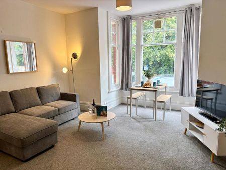 1 bedroom ground floor flat to rent - Photo 2