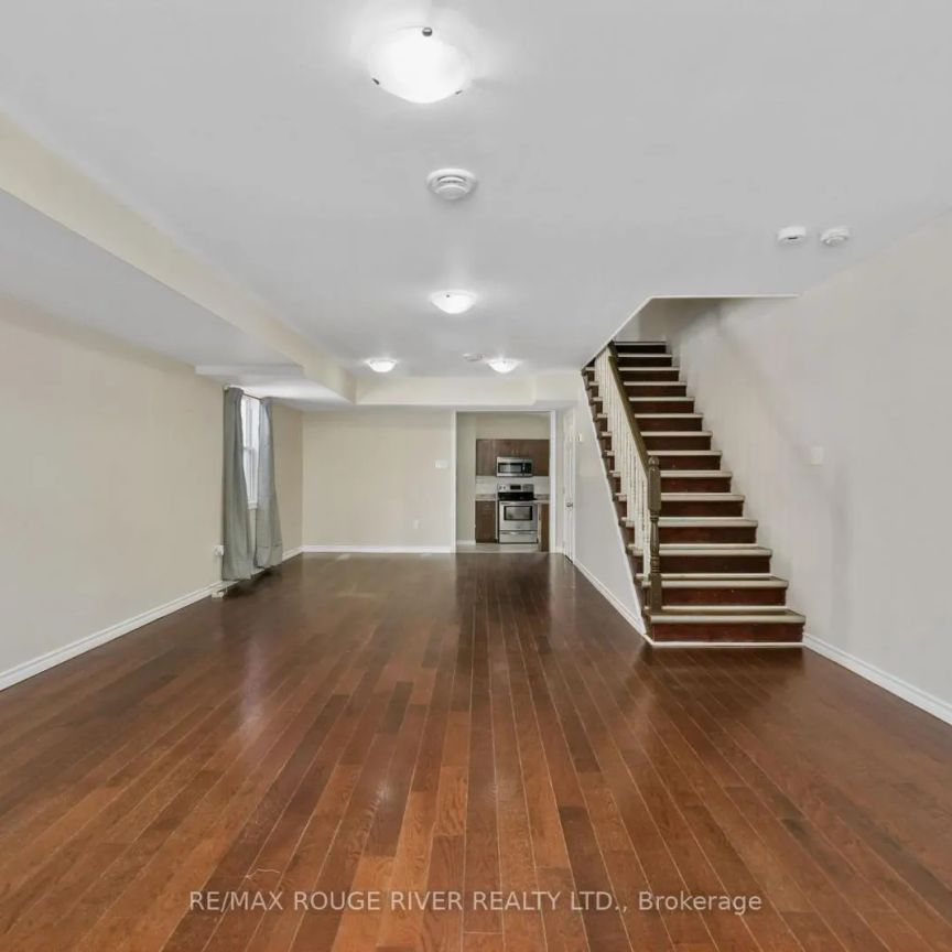 7 UNIVERSITY AVENUE E - Photo 1