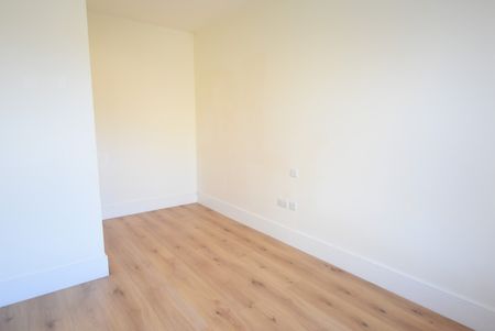 Finchley Road, NW3, London - Photo 2