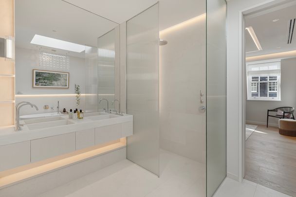 Newly built four-bedroom townhouse on Little Chester Street - Photo 1