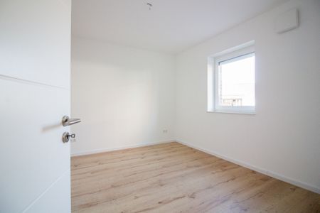 Wohnen Sie traumhaft schön, modern und zentral - 3 ZKB Etagenwohnung mit EBK, Balkon & Stellplatz - Photo 5