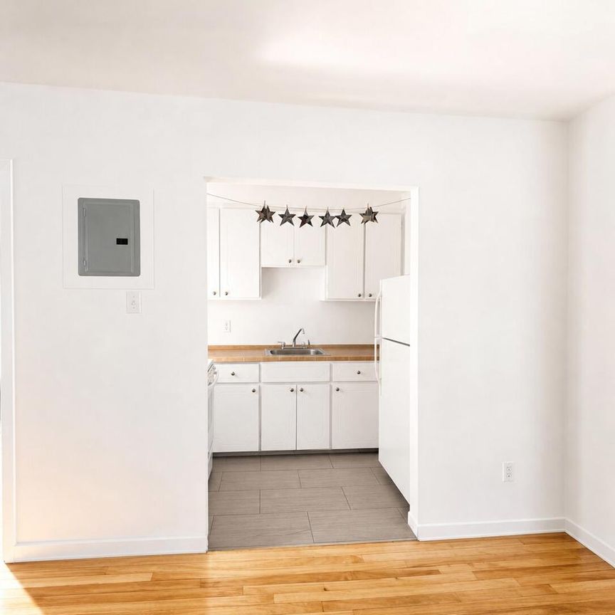 2 CH - 1 SDB - Montréal - $1,200 /mo - Photo 1