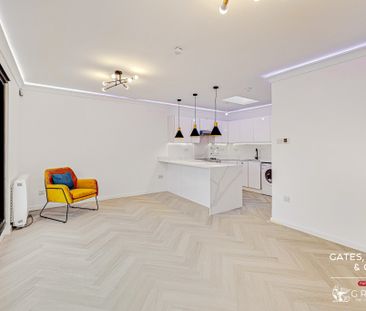 St. Marys Lane, Upminster, RM14 - Photo 5