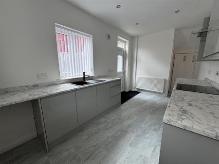 3 bedroom end of terrace house to rent - Photo 5