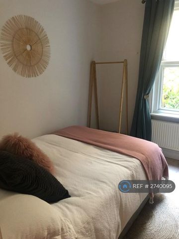 2 bedroom maisonette to rent - Photo 3