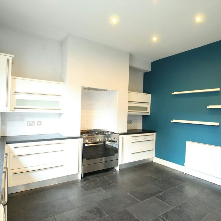 Terraced House to rent on - Photo 1