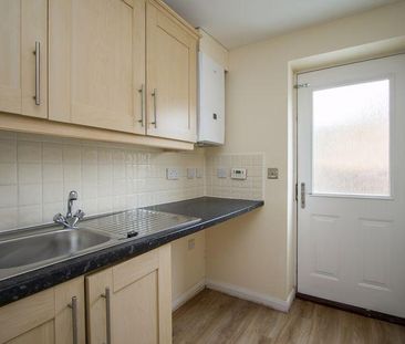 4 bedroom terraced house to rent - Photo 3