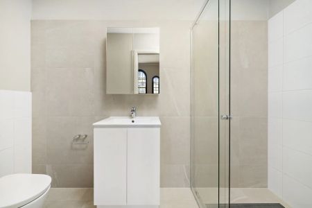 New York meets Petersham in newly refurbished residence - Also known as 544 Parramatta Road. - Photo 3