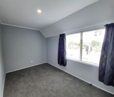 Comfortable Well Presented Family Home - Photo 3