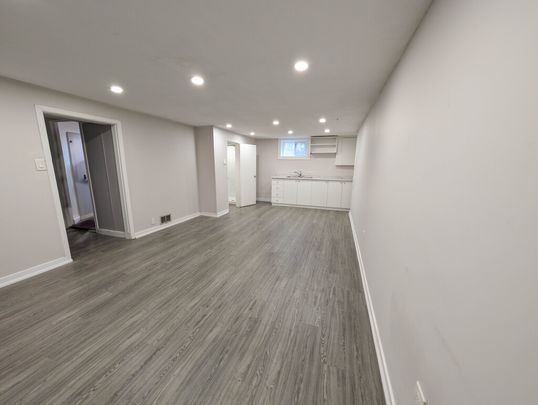 5-Bedroom House with Full In-Law Suite – St. Catharines! - Photo 1