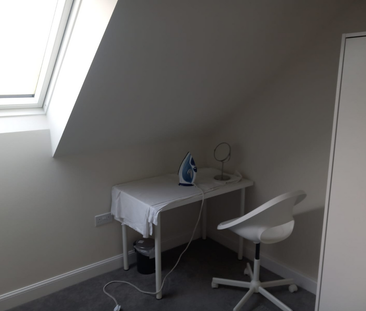 1 bedroom in a house share to rent - Photo 4