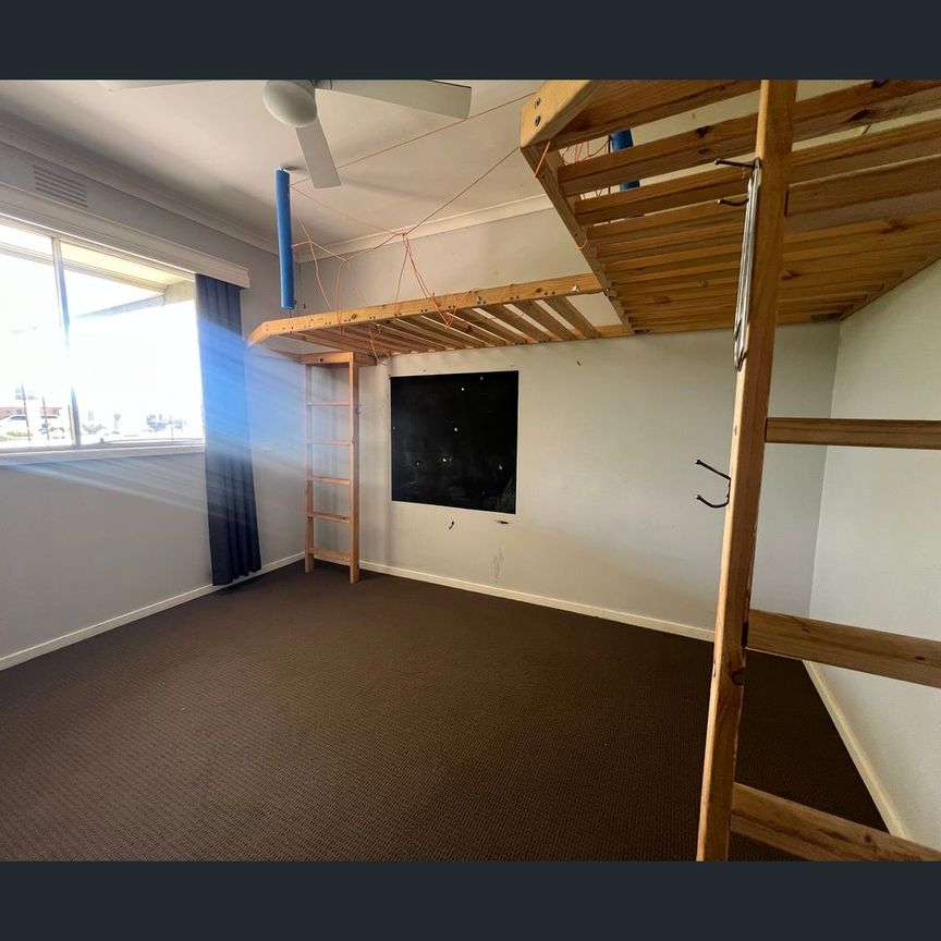 102 The Boulevard, Shepparton, Vic 3630 - Photo 1